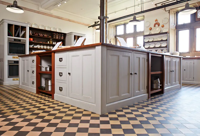 Kitchen at Victorian Gothic estate in Snaith, G277 (photo 5)