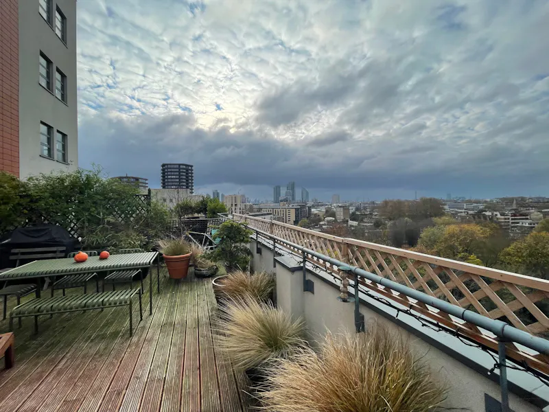 Views - city at Roof top flat in Islington, F999 (photo 11)