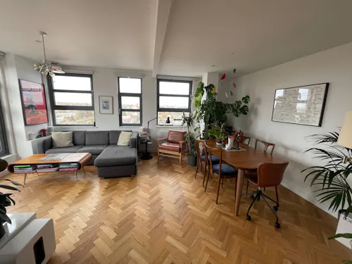 Roof top flat in Islington, F999