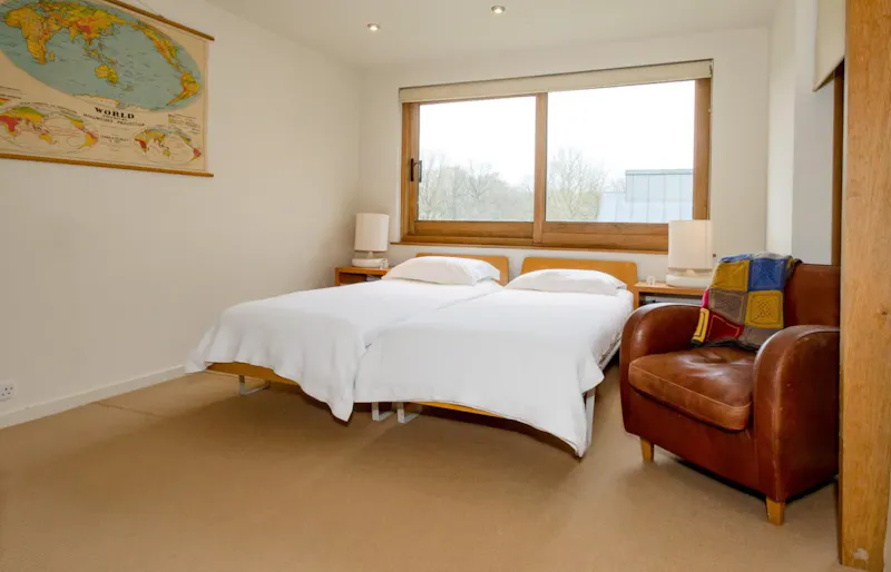 Bedroom at Billingshurst wooden farmhouse, D1691 (photo 18)