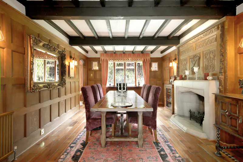 Panelling at Large Maidenhead house, D2699 (photo 11)