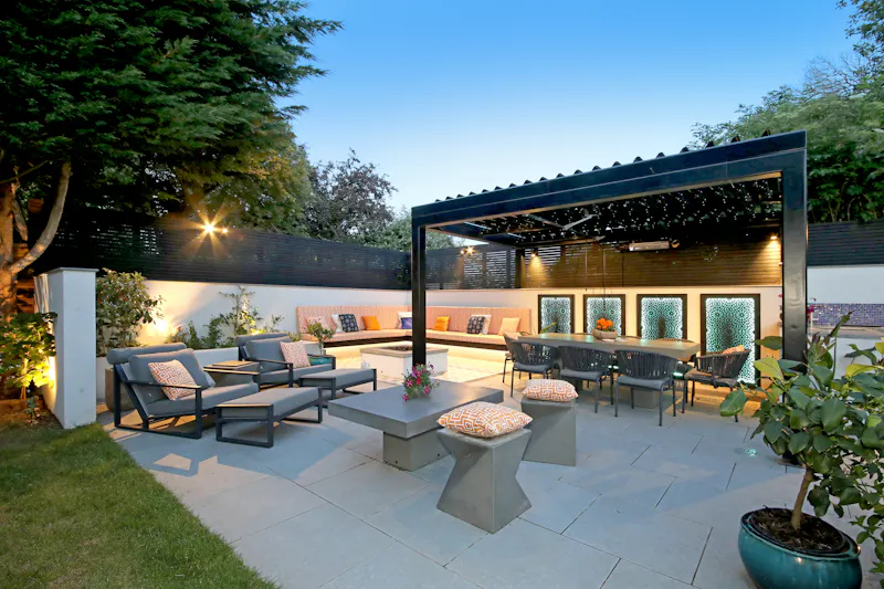 Terrace/Patio at Large Maidenhead house, D2699 (photo 28)