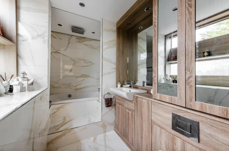 Bathroom at Listed 60s Stanmore house, D2281 (photo 14)