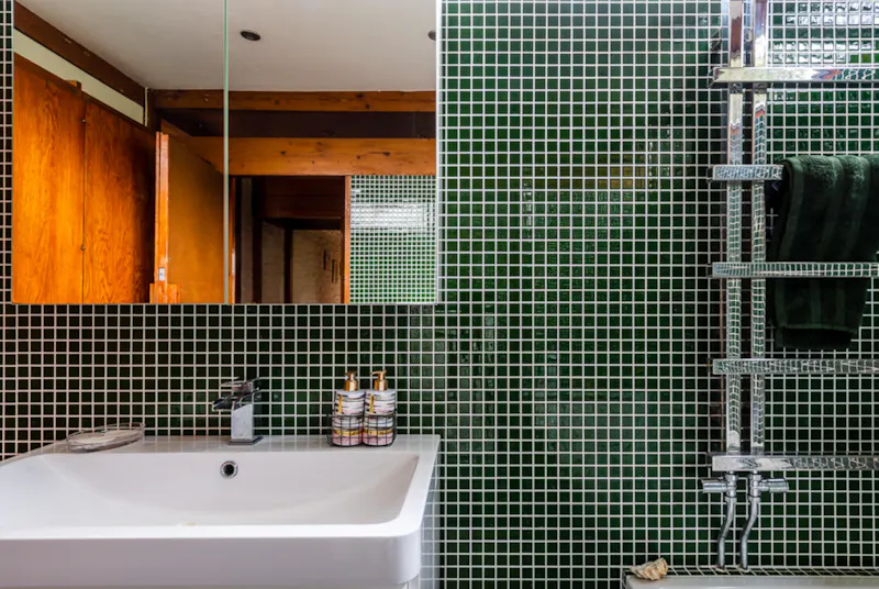 Listed 60s Stanmore house, D2281 (photo 16)