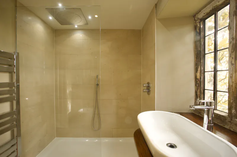 Bathroom at Crewkerne grande manor house, H1013 (photo 36)