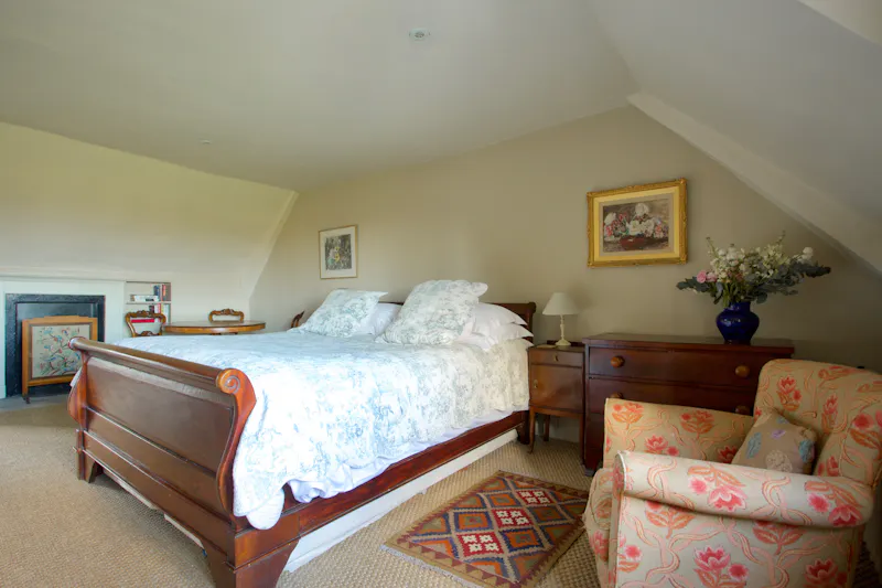 Bedroom at Crewkerne grande manor house, H1013 (photo 35)