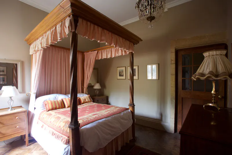 Bedroom at Crewkerne grande manor house, H1013 (photo 30)