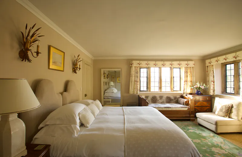 Bedroom at Crewkerne grande manor house, H1013 (photo 63)