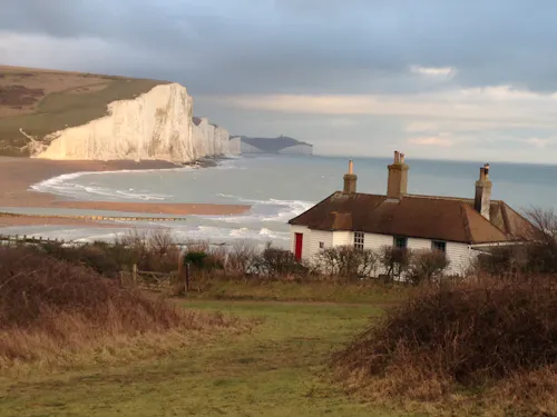 Clifftop cottage with beach access, C799