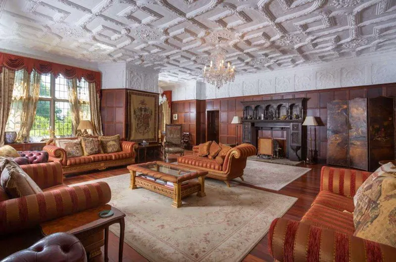 Panelling at Elizabethan Manor in Luton, H176 (photo 4)