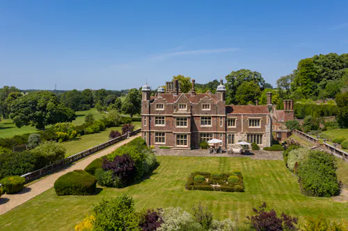 Elizabethan Manor in Luton, H176