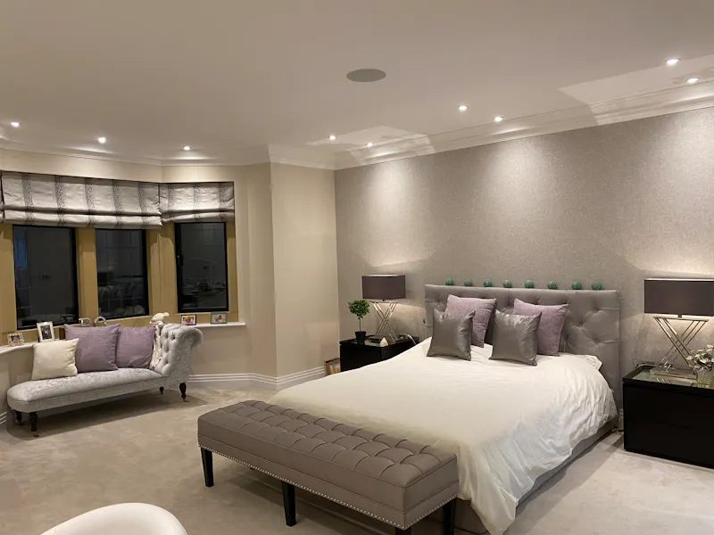Bedroom at Beaconsfield country manor, D2707 (photo 21)