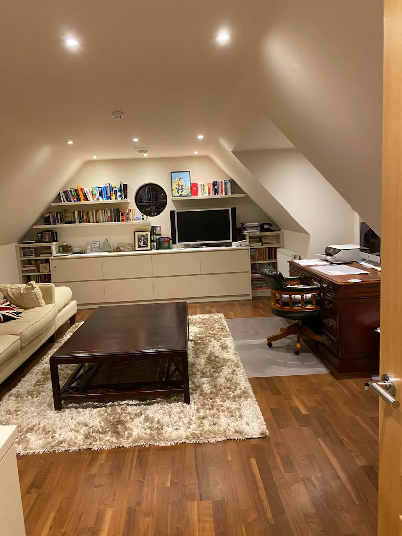 Study at Beaconsfield country manor, D2707 (photo 20)