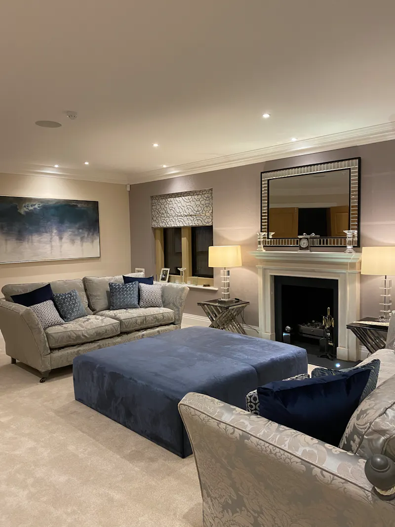 Living Room at Beaconsfield country manor, D2707 (photo 10)
