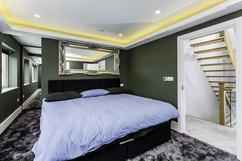 Bedroom at Borehamwood house, D2705 (photo 18)