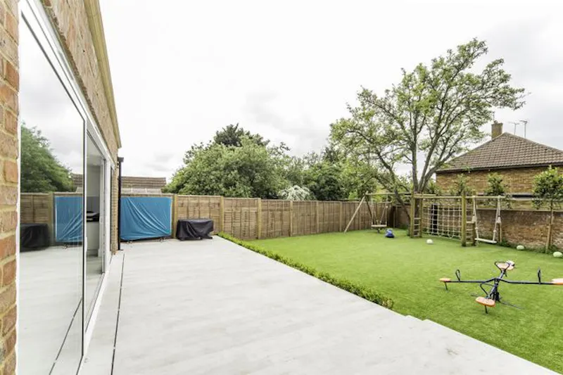 Borehamwood house, D2705 (photo 22)