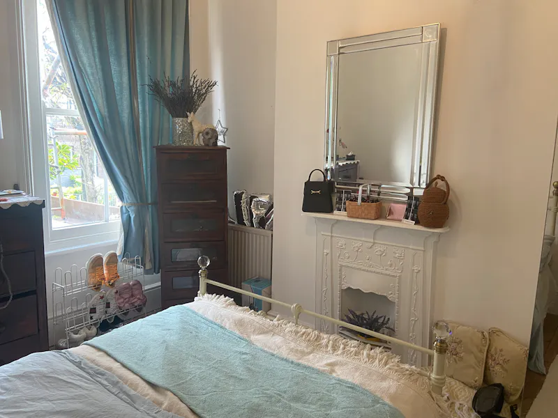 Bedroom at Newington Green terrace, B2014 (photo 28)