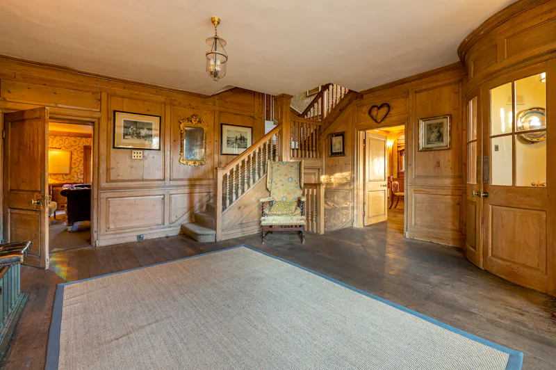 Entrance hall at Classic Georgian in Richmond, A899 (photo 3)