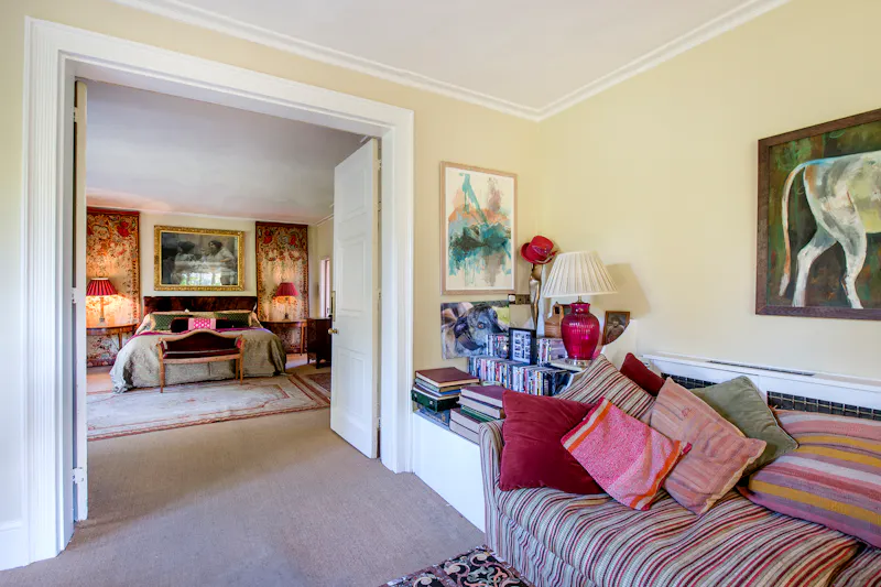Living Room at Classic Georgian in Richmond, A899 (photo 40)