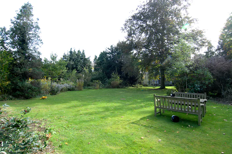 Garden at Classic Georgian in Richmond, A899 (photo 48)