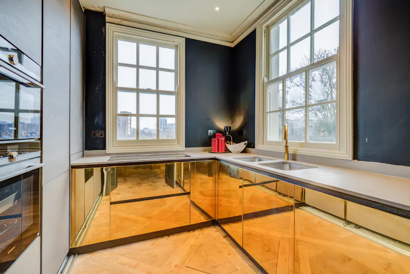 Kitchen at Luxurious Islington apartment, F213 (photo 17)