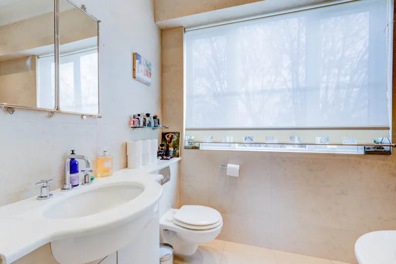 Bathroom at Luxurious Islington apartment, F213 (photo 43)