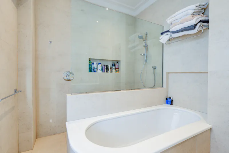 Bathroom at Luxurious Islington apartment, F213 (photo 34)