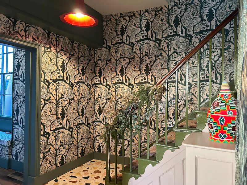 Wallpaper at Henley on Thames townhouse, A1602 (photo 22)