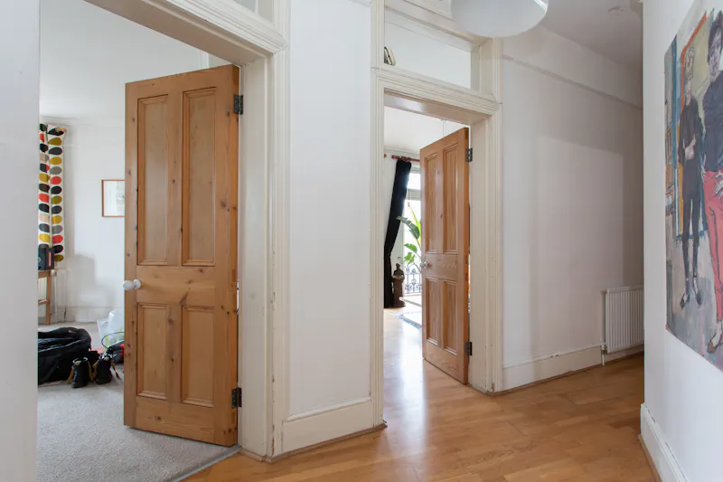 Entrance hall at Mansion flat in Hammersmith, F1235 (photo 3)