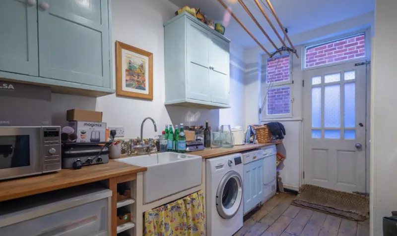 Utility room at Lovely Ealing family house, B1423 (photo 7)