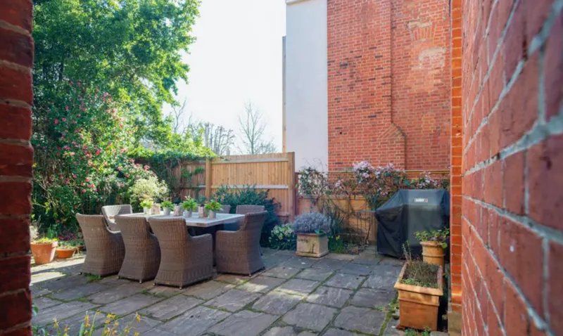 Lovely Ealing family house, B1423 (photo 40)
