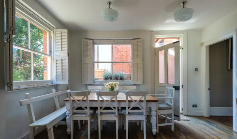 Dining room at Lovely Ealing family house, B1423 (photo 8)