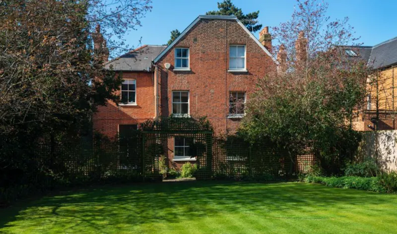 Lovely Ealing family house, B1423 (photo 46)