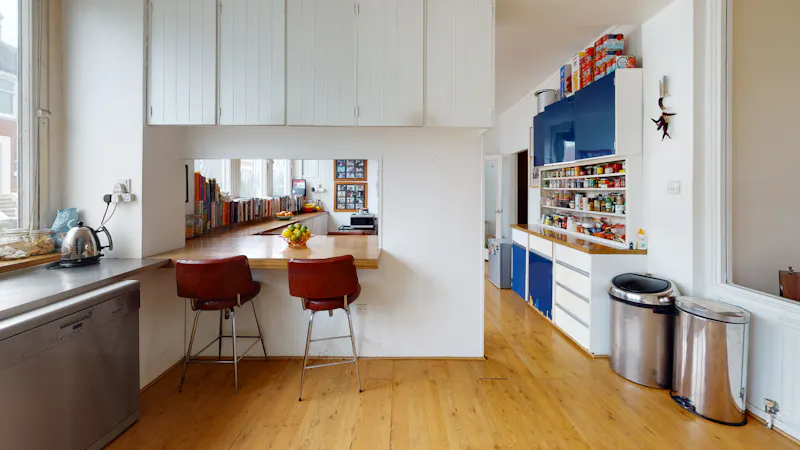 Retro Streatham home, D1221 (photo 15)