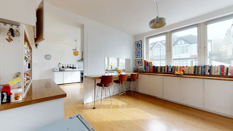 Retro Streatham home, D1221 (photo 16)