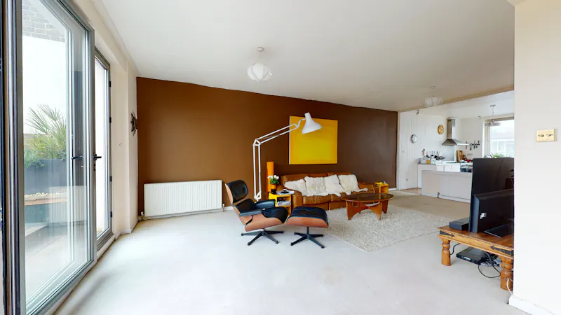 French doors at Retro Streatham home, D1221 (photo 7)