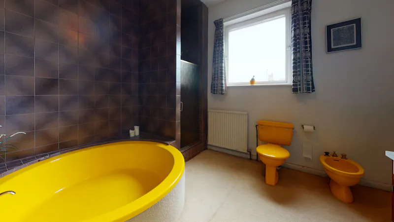 Bathroom at Retro Streatham home, D1221 (photo 37)