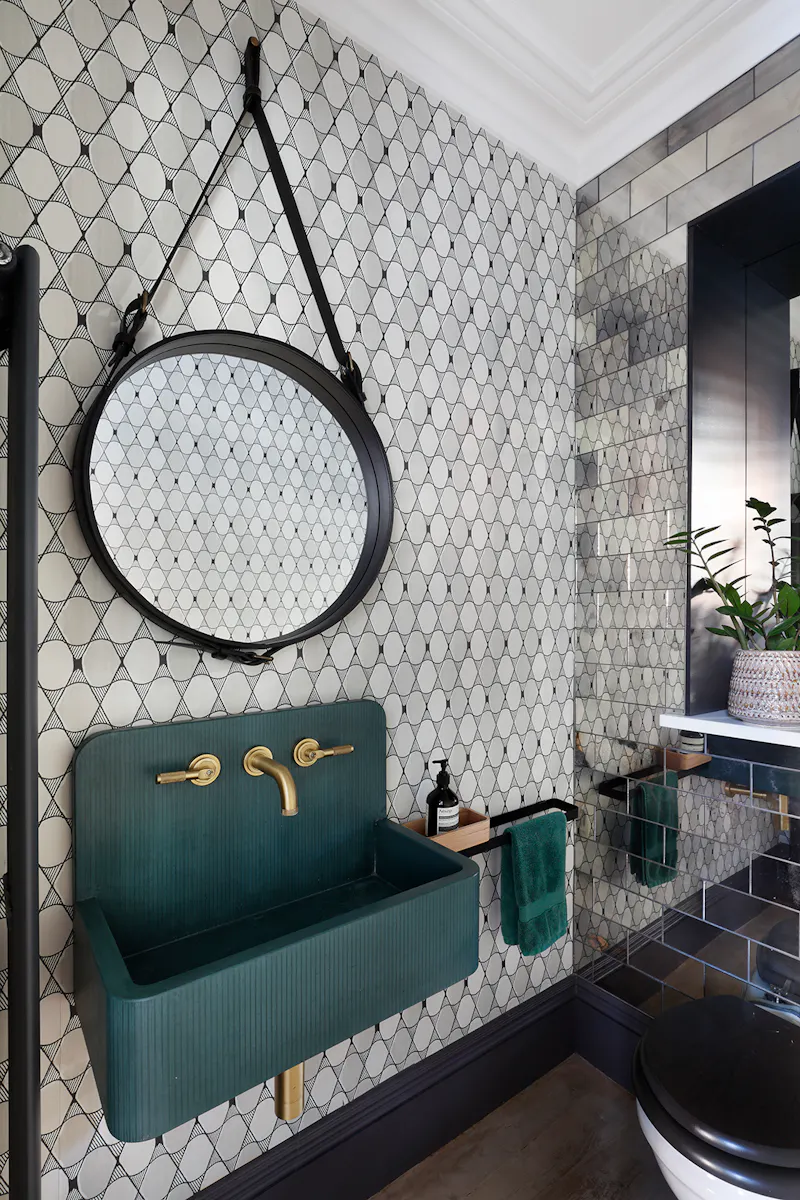 Bathroom at Smart Wandsworth house, D2220 (photo 10)
