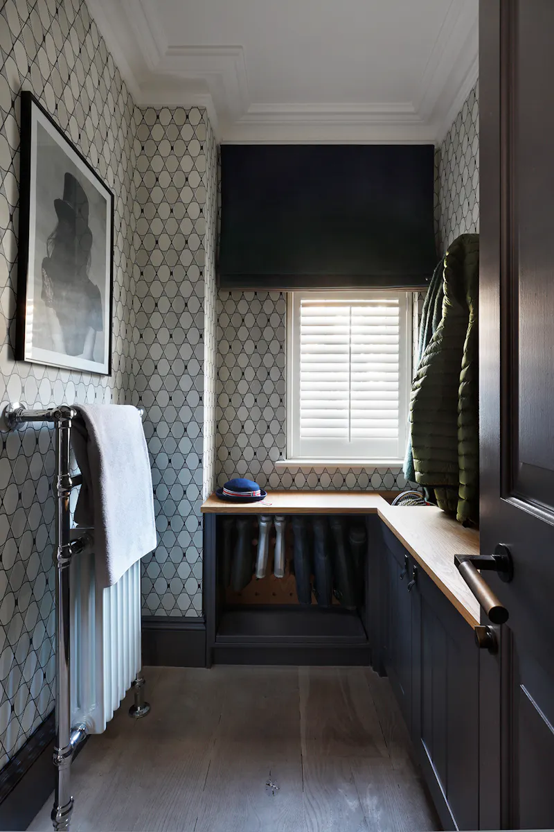 Wallpaper at Smart Wandsworth house, D2220 (photo 2)