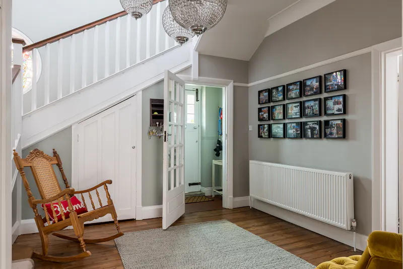 Entrance hall at Surbiton Pool House, D2337 (photo 3)