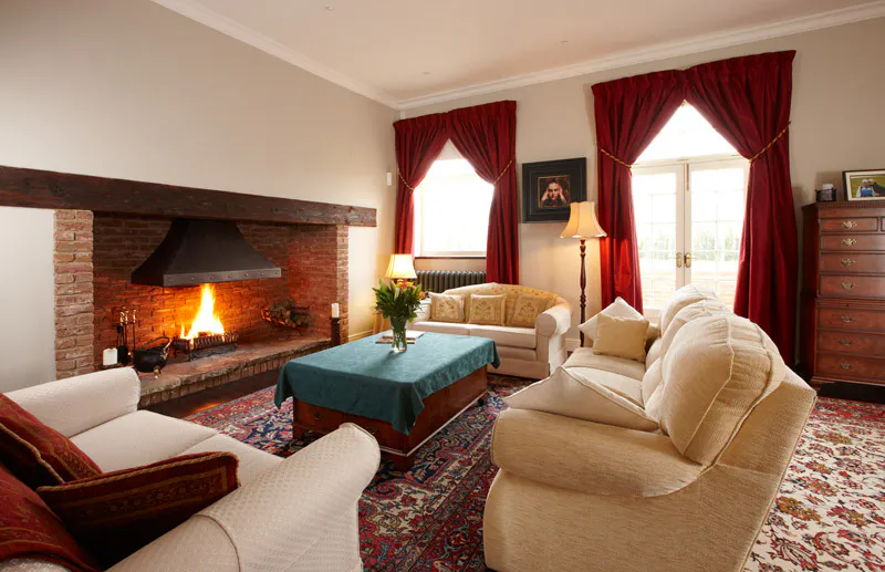 Living Room at Tyringham stable house, A1603 (photo 4)