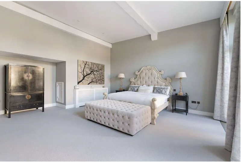 Bedroom at Tyringham stable house, A1603 (photo 13)