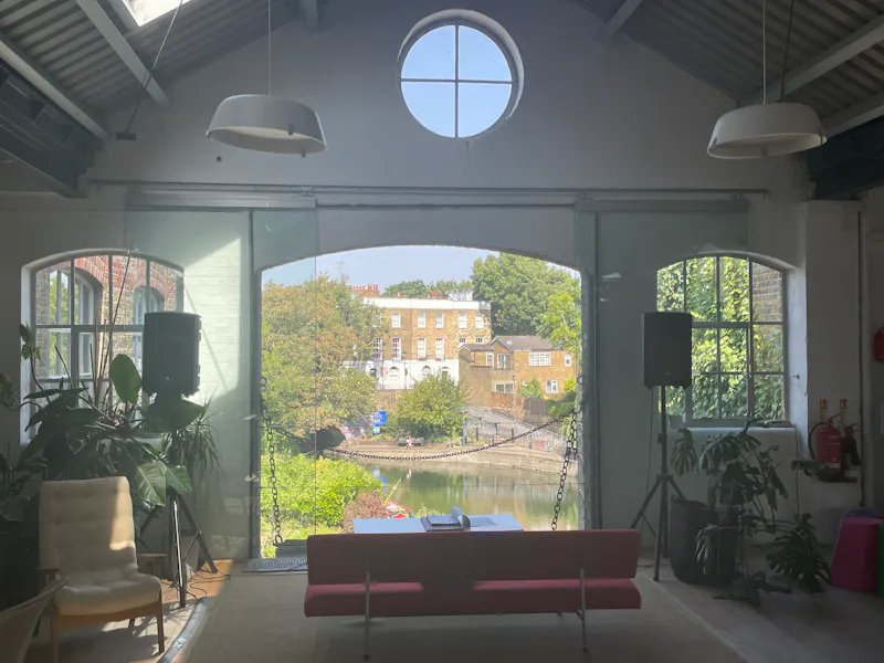 Crittall windows at Angel studio, N537 (photo 3)
