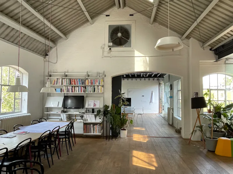 Office at Angel studio, N537 (photo 2)
