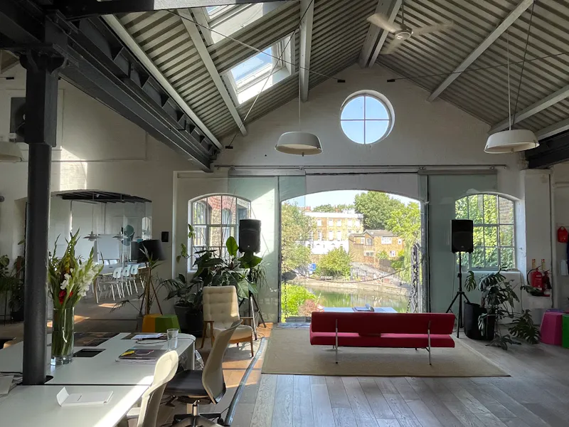 Drawing room at Angel studio, N537 (photo 4)