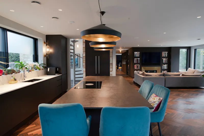 Kitchen at Sophisticated Kew House, D2711 (photo 6)