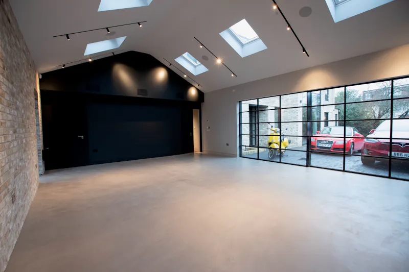 Sophisticated Kew House, D2711 (photo 21)