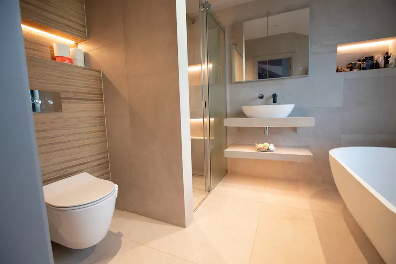 Bathroom at Sophisticated Kew House, D2711 (photo 19)