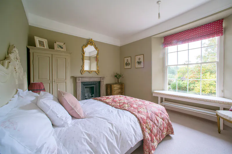 Bedroom at Somerset period home, D2704 (photo 7)