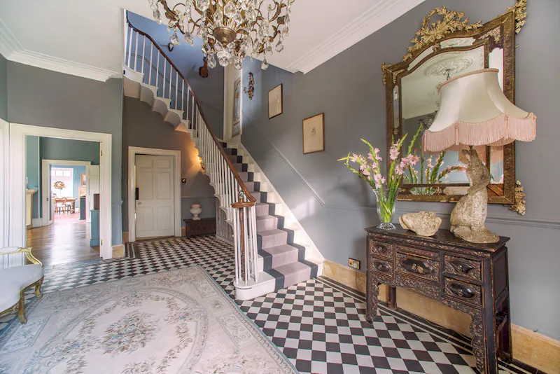 Entrance hall at Somerset period home, D2704 (photo 2)
